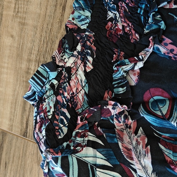 EUC Sheer feather blouse - Picture 7 of 8